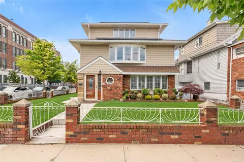 99-01 159th Ave, Howard Beach, NY 11414