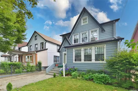 89-77 211th St, Queens Village, NY 11427
