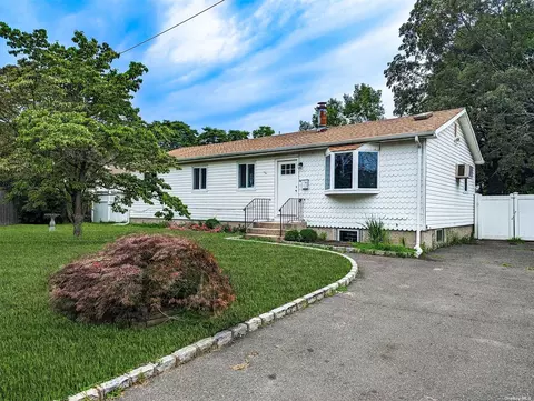 2 Hilliard Ave # a, Central Islip, NY 11722