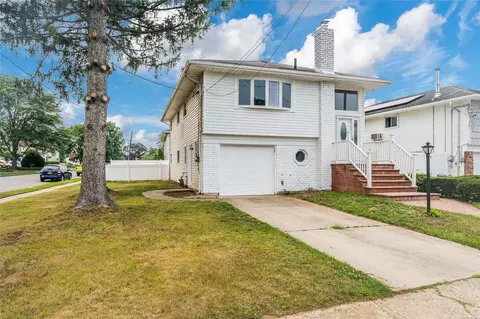 56 1st Ave, Westbury, NY 11590