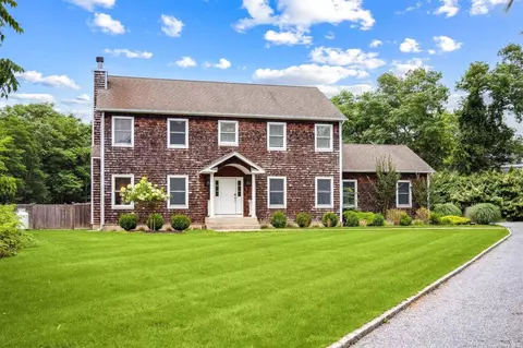 398 Mill Rd, Westhampton, NY 11977