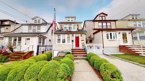 88-20 216th St, Queens Village, NY 11427