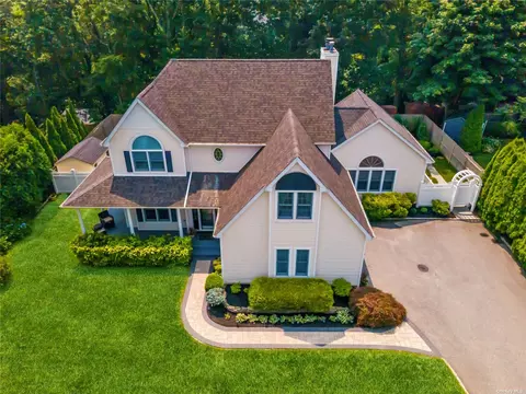 275 Fillmore St, Centerport, NY 11721