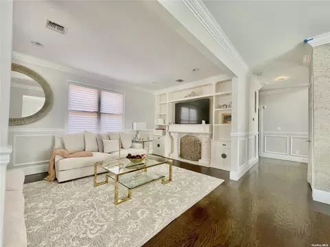 6-18 151 St, Whitestone, NY 11357