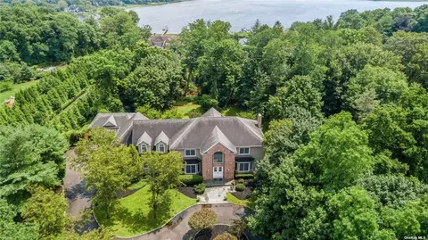 143 Old Field Rd, Old Field, NY 11733