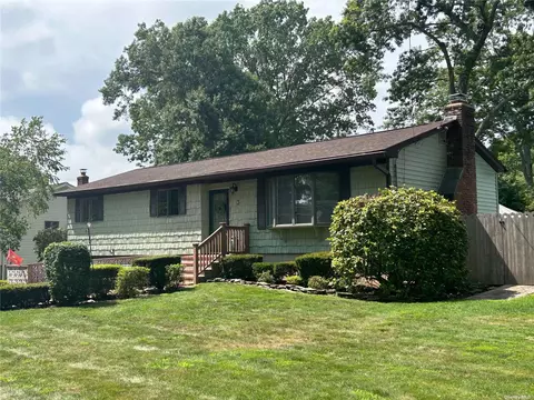 3 Harriet St, Centereach, NY 11720