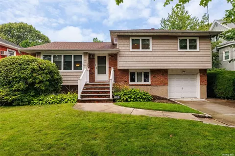 139 Grand Ave, Rockville Centre, NY 11570