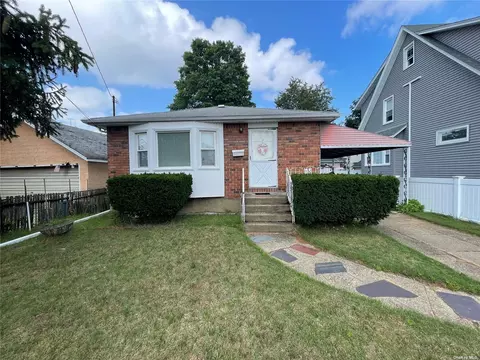 11 Olive Pl, Lynbrook, NY 11563