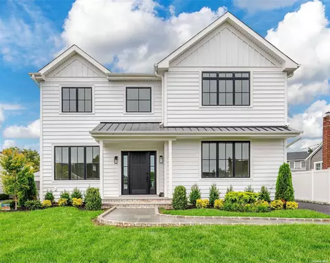 26 Jamaica Ave, Plainview, NY 11803