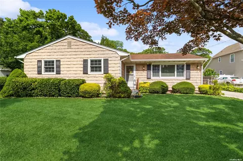 1065 Waverly Ave, Holtsville, NY 11742