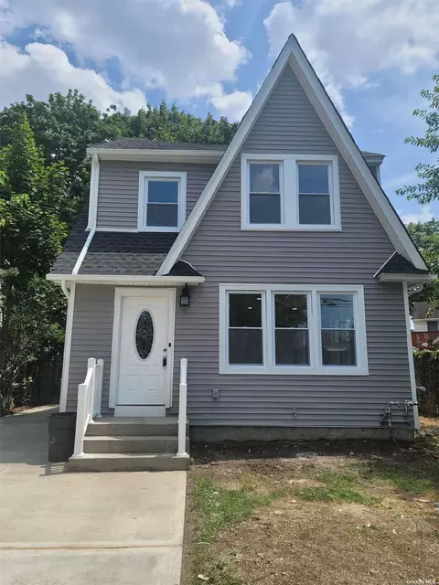 30 Harriet Ave, Hempstead, NY 11550