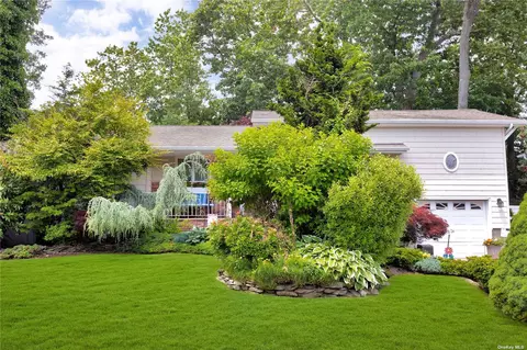 138 Longfellow Ave, North Babylon, NY 11703