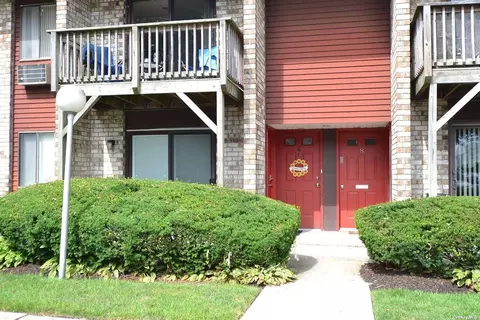 263 River Ave #5LD, Patchogue, NY 11772