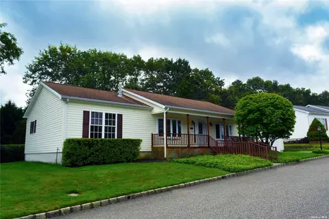 1407-253 Middle Rd #253, Calverton, NY 11933