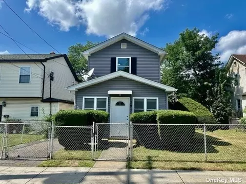 191 Yale St, Hempstead, NY 11550