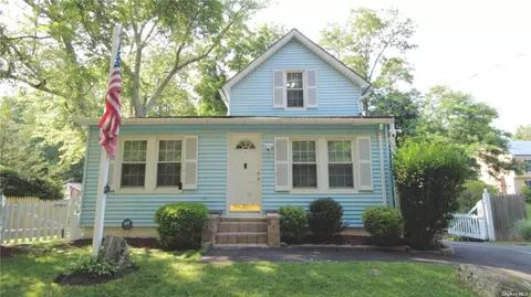 2144 N Wading River Rd, Wading River, NY 11792