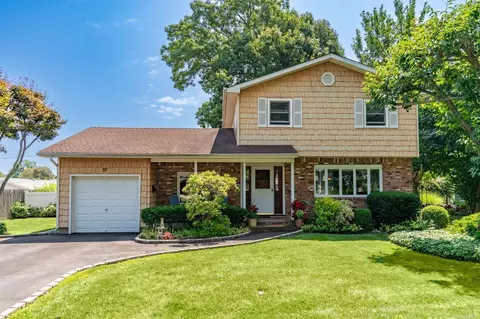 57 Marie Cres, Commack, NY 11725