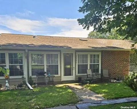 158 Falmouth #C, Ridge, NY 11961