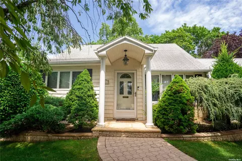 2607 Lexington Ave, East Meadow, NY 11554