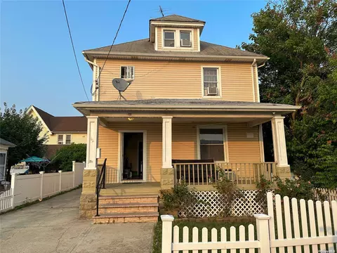 62 Morrell St, Hempstead, NY 11550