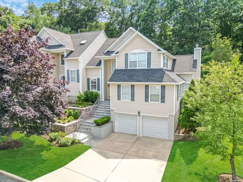 21 Vantage Ct #21, Port Jefferson, NY 11777