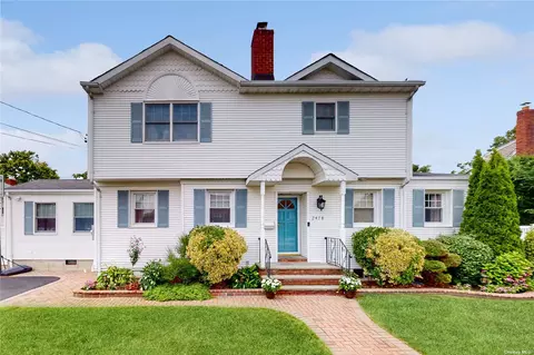 2478 Babylon St, Wantagh, NY 11793