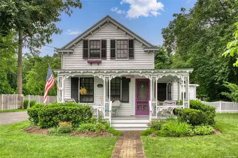 8440 Main Rd, East Marion, NY 11939