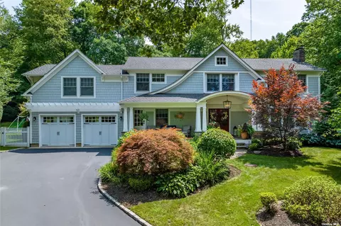 5 Lisa Ct, Cold Spring Harbor, NY 11724