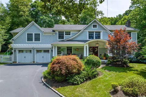 5 Lisa Ct, Cold Spring Harbor, NY 11724