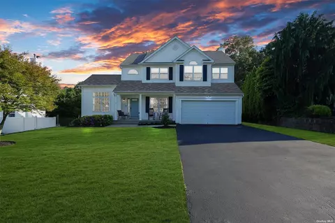 60 Manorview Way, Manorville, NY 11949