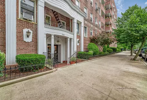 75-40 Austin St #3GL, Forest Hills, NY 11375