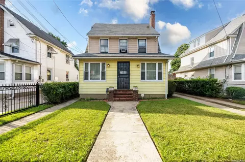 208-15 100th Ave, Queens Village, NY 11429