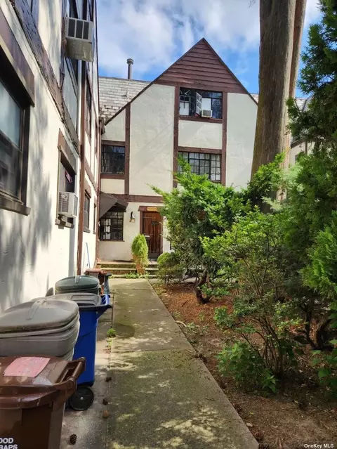 164-03 A 32nd Ave, Flushing, NY 11358