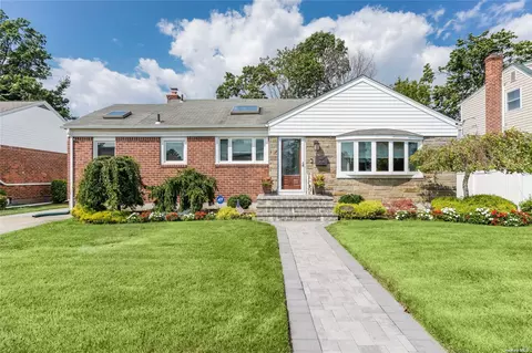 149 Clearmeadow Dr, East Meadow, NY 11554