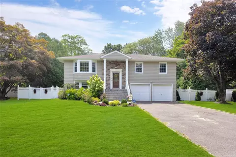 388 Clay Pitts Rd, East Northport, NY 11731