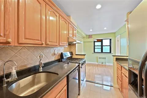 94-30 58th Ave #3C, Elmhurst, NY 11373