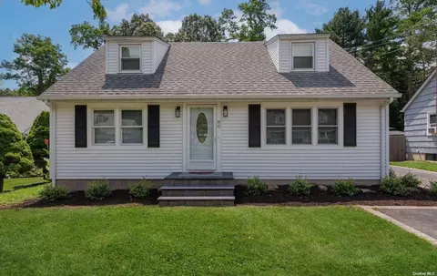 80 E 24th St, Huntington Station, NY 11746