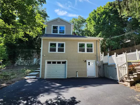 14 Valhal Rd, Rocky Point, NY 11778