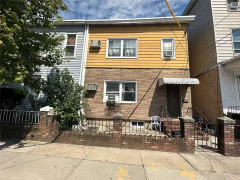 15-21 123rd St, College Point, NY 11356