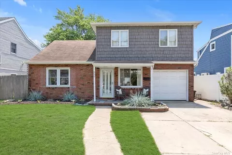 350 E State St, Long Beach, NY 11561