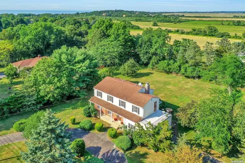 1280 Reeve Rd, Mattituck, NY 11952