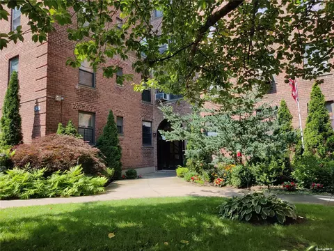 141-09 28 Ave #2E, Flushing, NY 11354