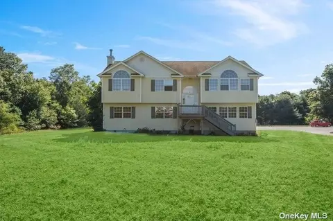 288 Long Island Ave, Holtsville, NY 11742