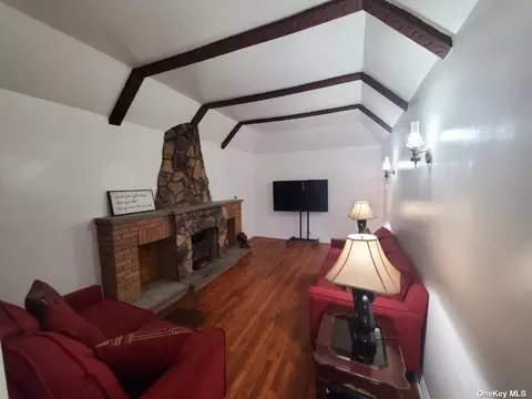 1106 E 48th St, Brooklyn, NY 11234