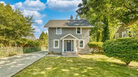 102 Montauk Hwy, Westhampton, NY 11977