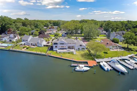 110 Connetquot Dr, Oakdale, NY 11769