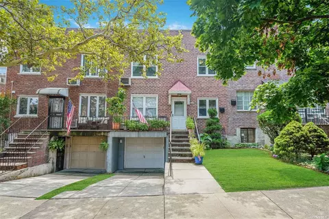 67-06 61st Rd, Middle Village, NY 11379