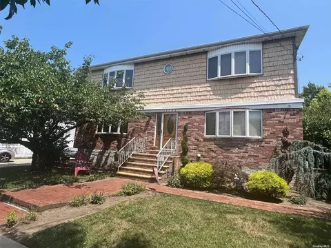 157-43 99th St, Howard Beach, NY 11414