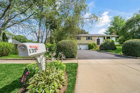 135 New Hwy, Commack, NY 11725