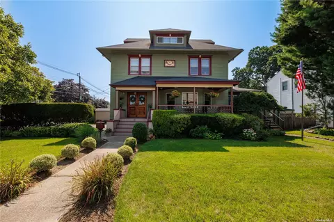 89 Burtis Ave, Rockville Centre, NY 11570
